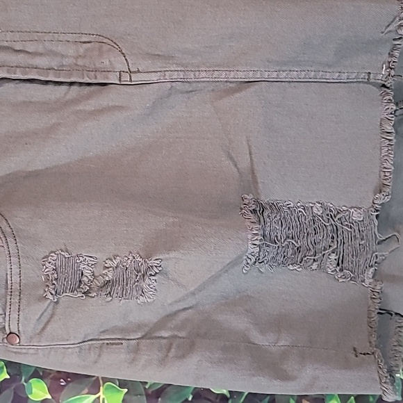 Elan Distressed Olive Miniskirt Size M - Picture 2 of 8